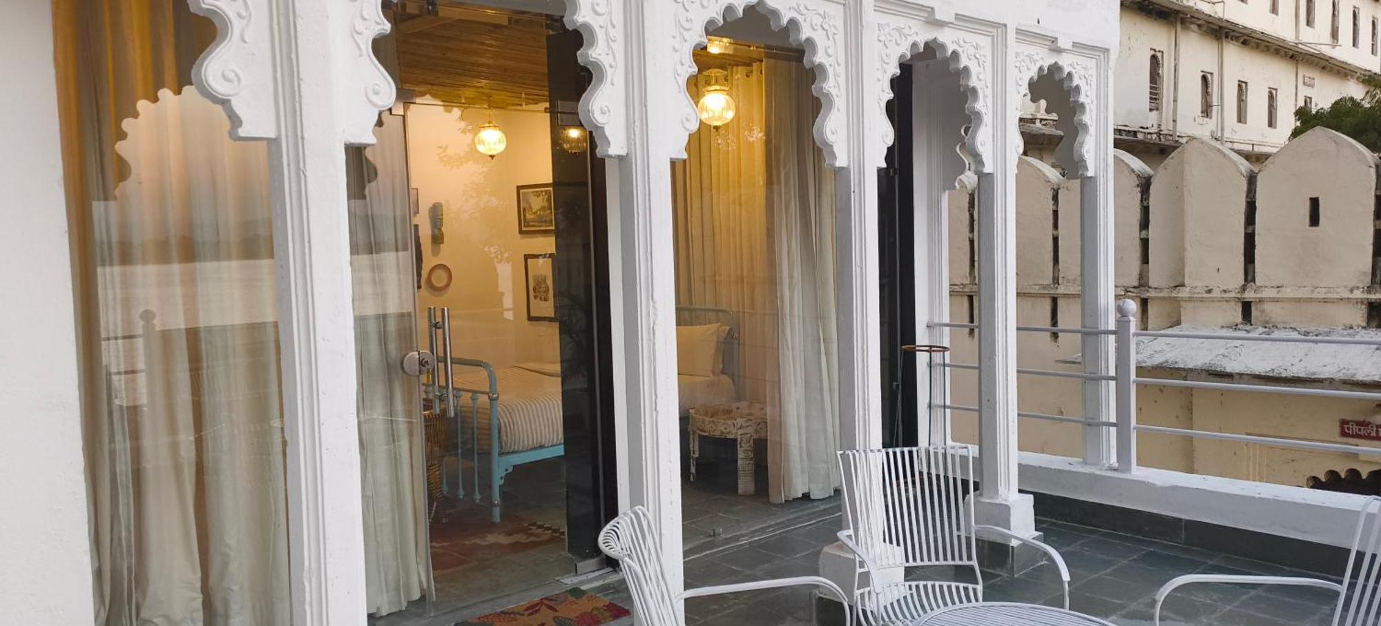 Paddy'S Loft The Lake View Hostel أُودايبور المظهر الخارجي الصورة